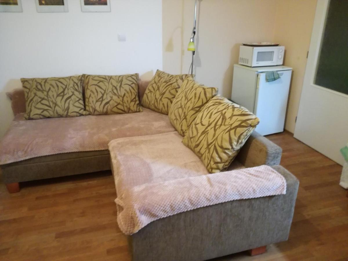 Apartman Orbit Karlov  Buitenkant foto